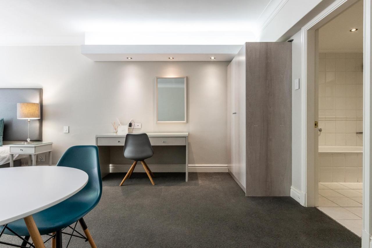 Trendy Apartment In Thibault Square City Centre Кейптаун Екстериор снимка
